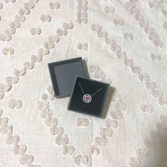 NIC & SYD Swarovski Crystal Necklace - Picture 1 of 6